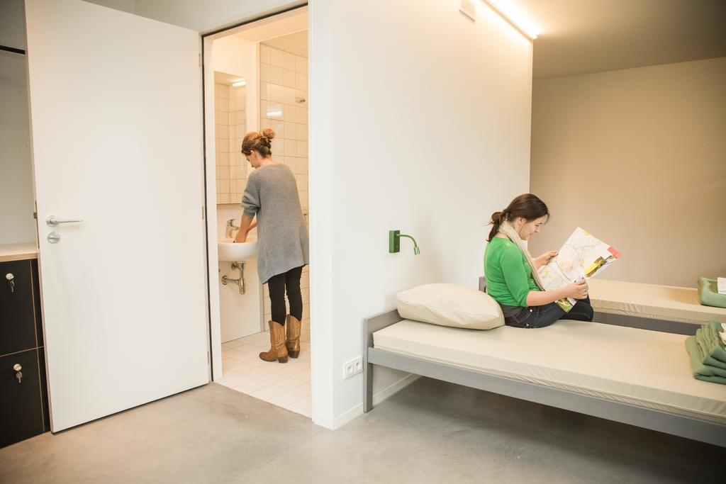 Hostel Groeninghe Kortrijk Oda fotoğraf
